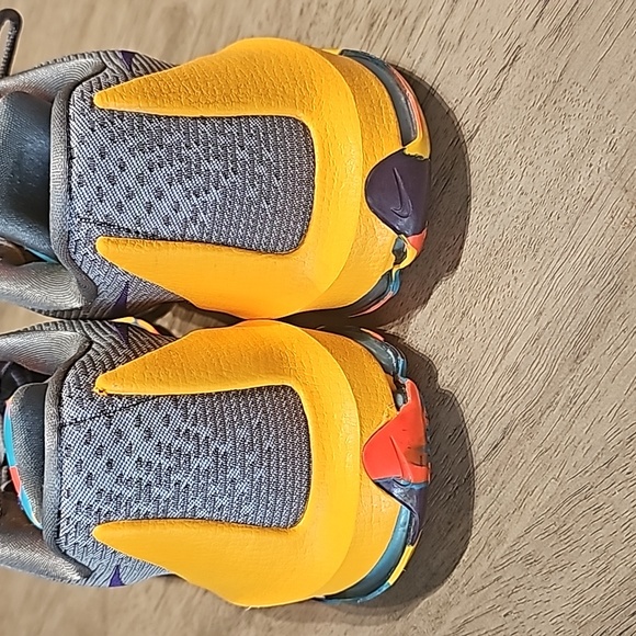 Men's Nike KD8 Sneakers Size 10 - Picture 4 of 10